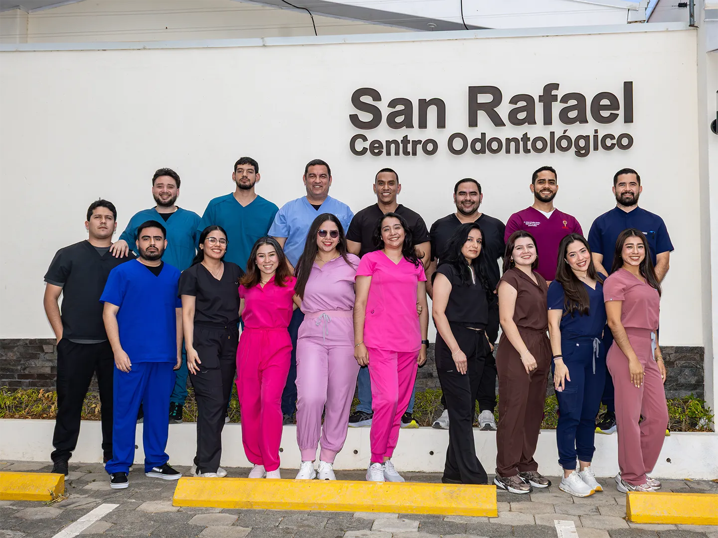 Equipo del Centro Odontológico San Rafael en Managua
